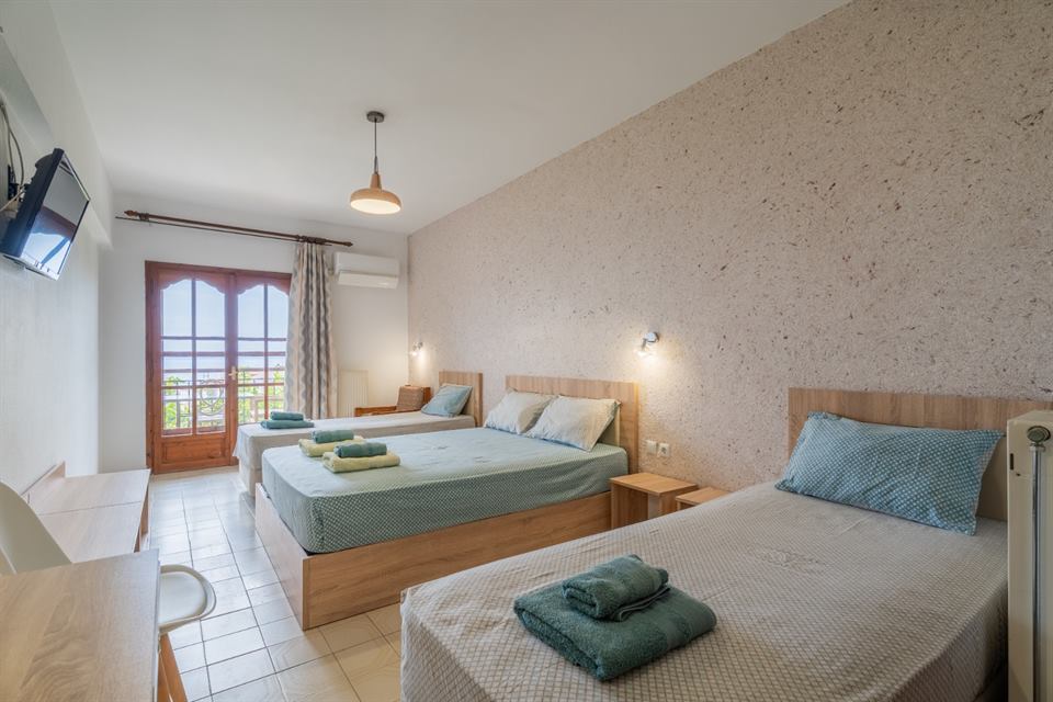 Sea View Apartment at House Mistral