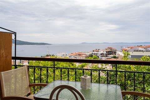 Sea View Apartment — photo 9